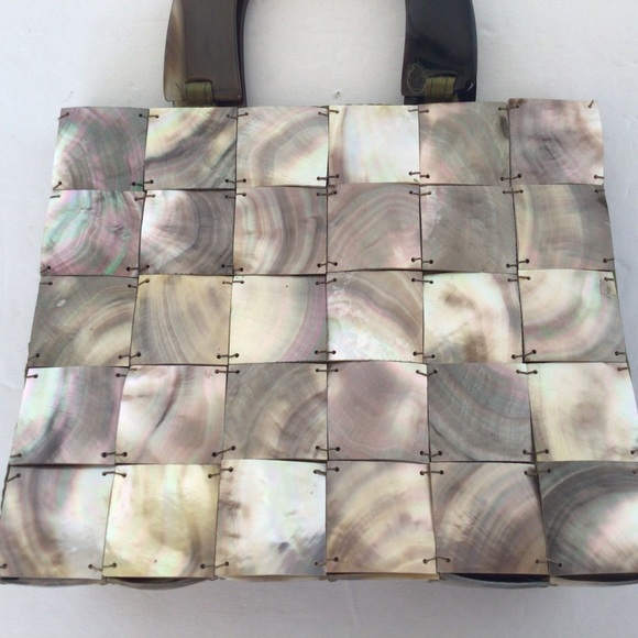 VINTAGE MOTHER OF PEARL HANDBAG - Picture 5 of 13